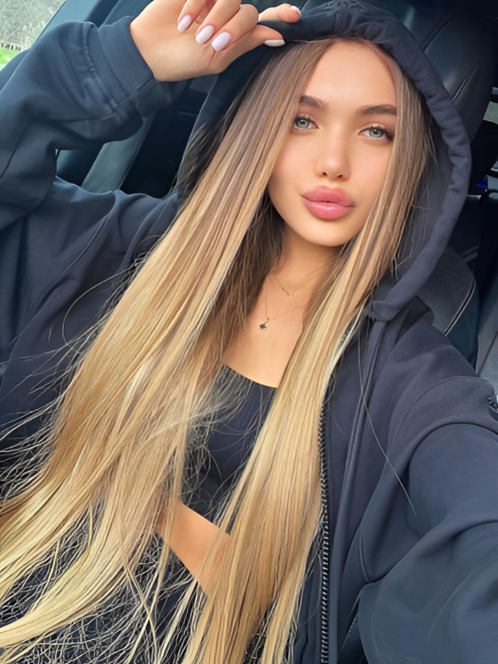 Оксана привлекальеная девушка из Петродворец цена от 2000 руб