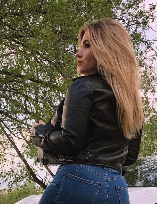 🎥 Рита привлекальеная девушка из Петродворец цена от 4000 руб