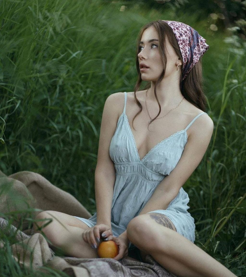 Ланочка привлекальеная девушка из Петродворец цена от 3000 руб