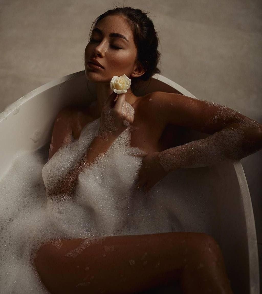 Яна привлекальеная девушка из Петродворец цена от 8000 руб