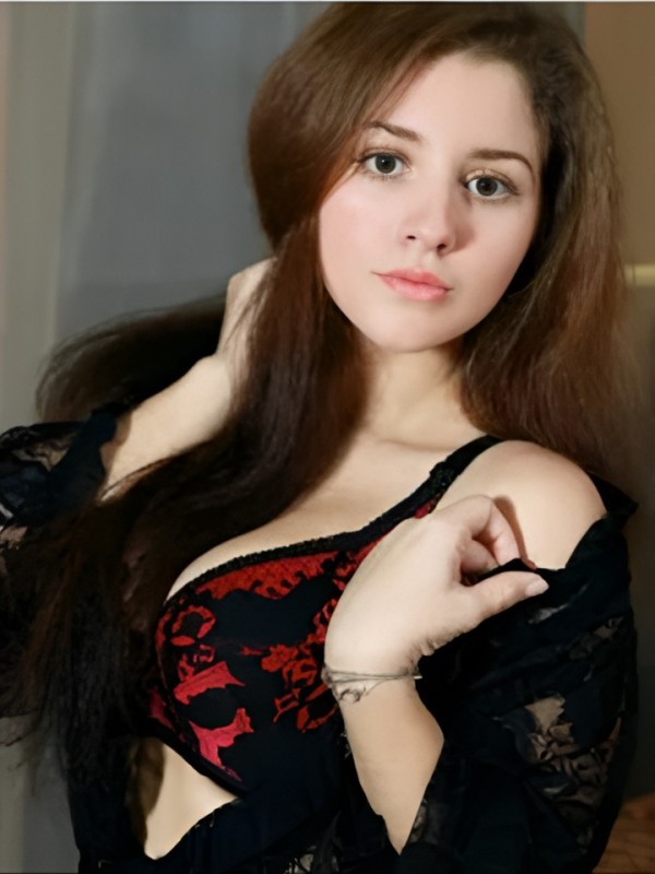 Анюта привлекательная девушка из Петродворец цена от 1500 руб