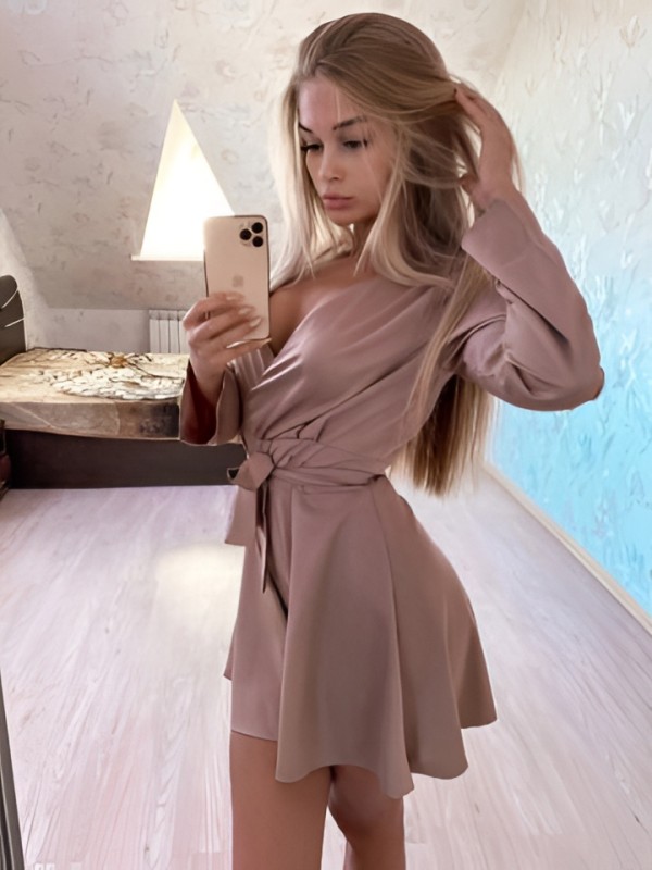 Леся привлекательная девушка из Петродворец цена от 4000 руб