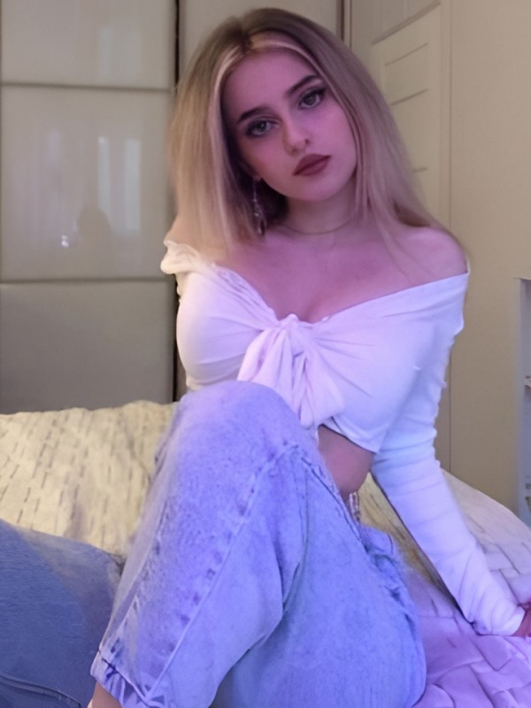 Ната привлекательная девушка из Петродворец цена от 2000 руб