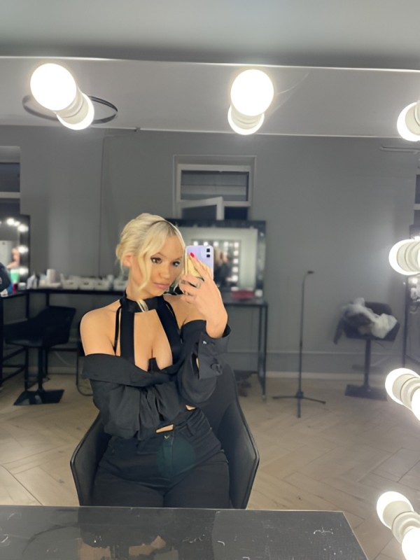 Рада привлекательная девушка из Петродворец цена от 5000 руб