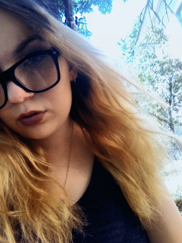 Марина привлекательная девушка из Петродворец цена от 3000 руб