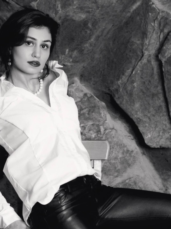 Оленька привлекательная девушка из Петродворец цена от 3500 руб