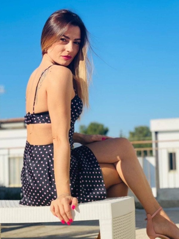 Оксана привлекательная девушка из Петродворец цена от 3500 руб